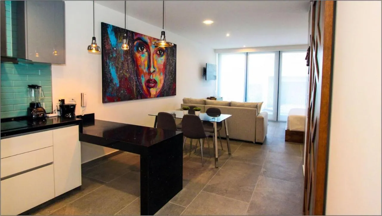 Charming Studio Right On 5Th Avenue - Ideal For Couples Playa del Carmen Lodge
